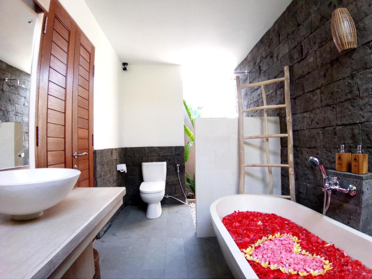 Three Gold Luxury Private Villas Ubud Exterior foto